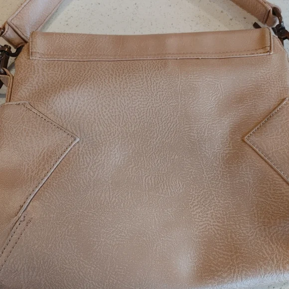$10 START! Matt & Nat Tan Shoulder Bag - Picture 5 of 9